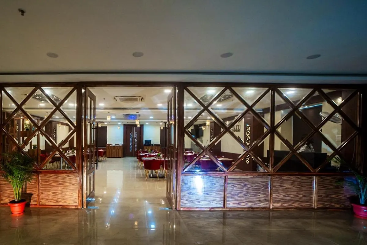 Hotel The Pearl Waranasi 3*,  Indie